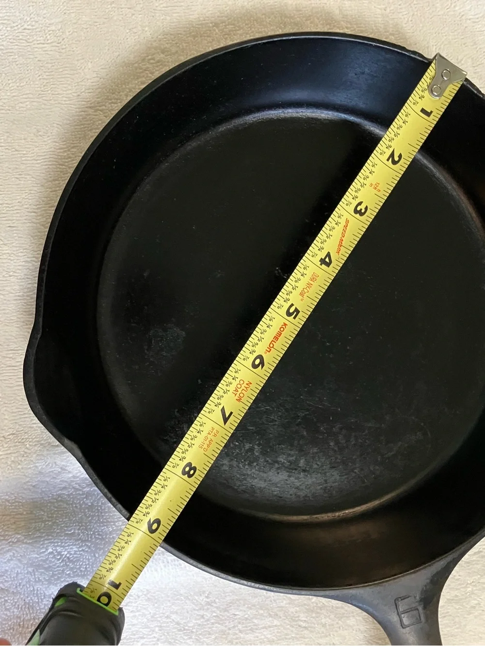 Antique Griswold #6 Black Cast Iron Skillet -9inch  Heavy-Duty Frying Pan